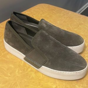 Womens size 9 army green color suede loafer/tennis shoe